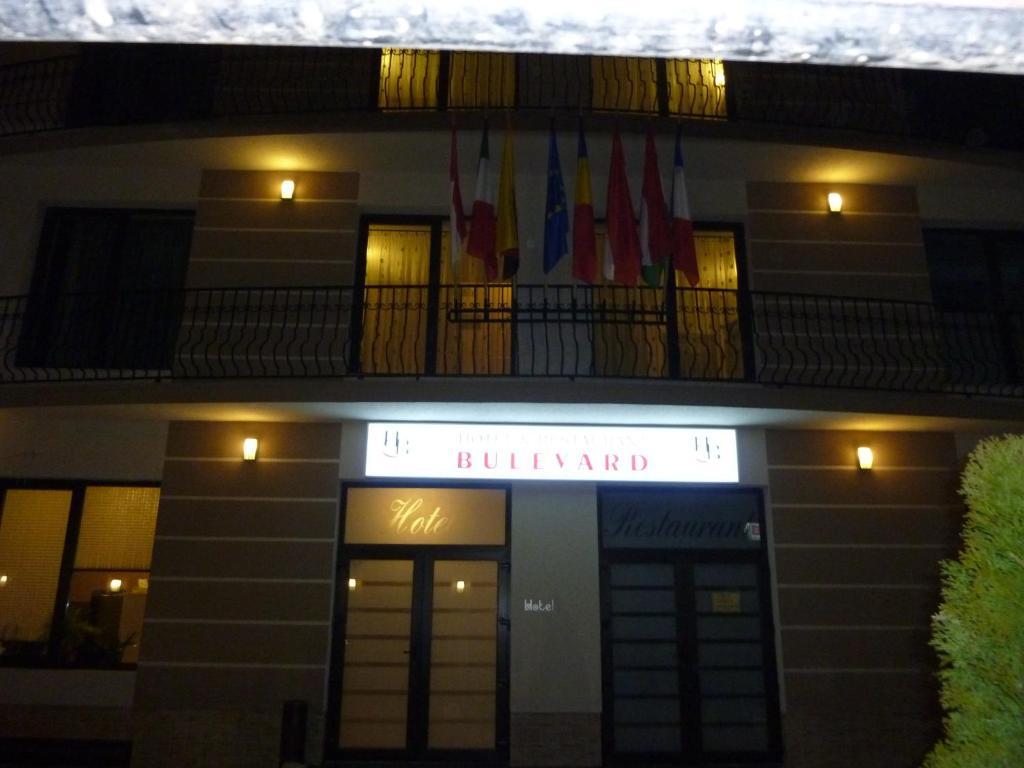 Hotel Bulevard Oradea Exterior photo